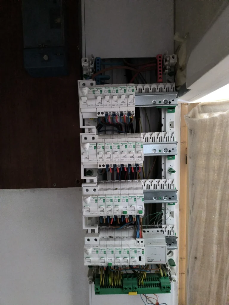 installation et depannage electrique courtial beziers 40